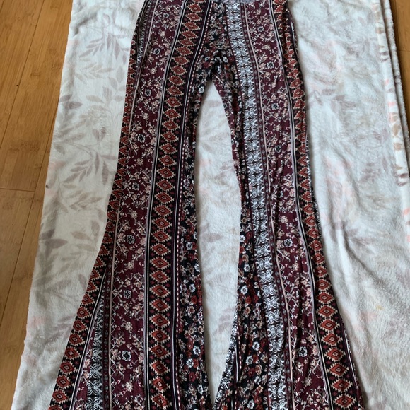 stretchy patterned pants
